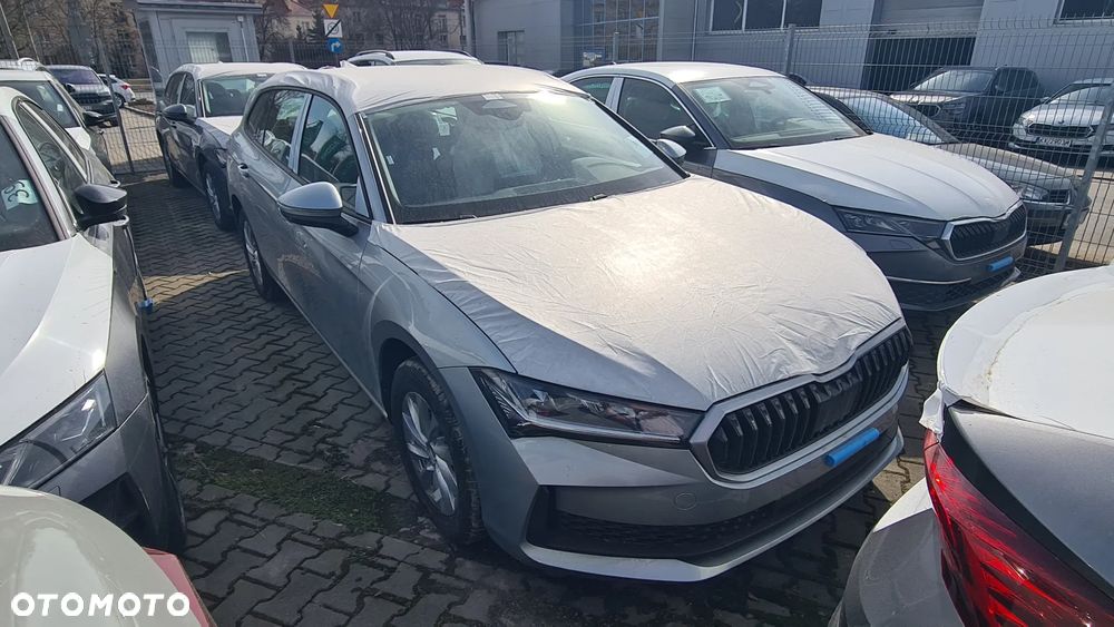 Skoda Superb 2.0 TDI SCR Essence DSG - 2