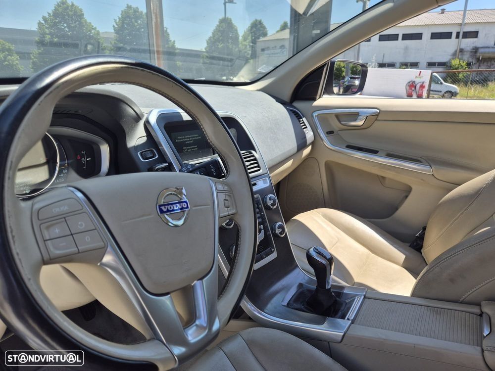 Volvo XC 60 2.0 D4 DRIVe Momentum - 9