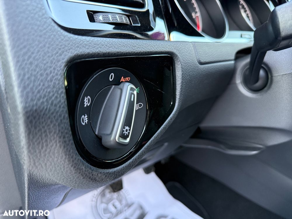 Volkswagen Golf 2.0 TDI (BlueMotion Technology) Highline - 14