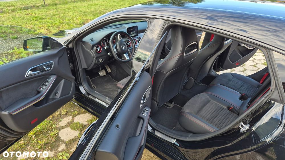 Mercedes-Benz CLA 250 4Matic 7G-DCT Sport - 15