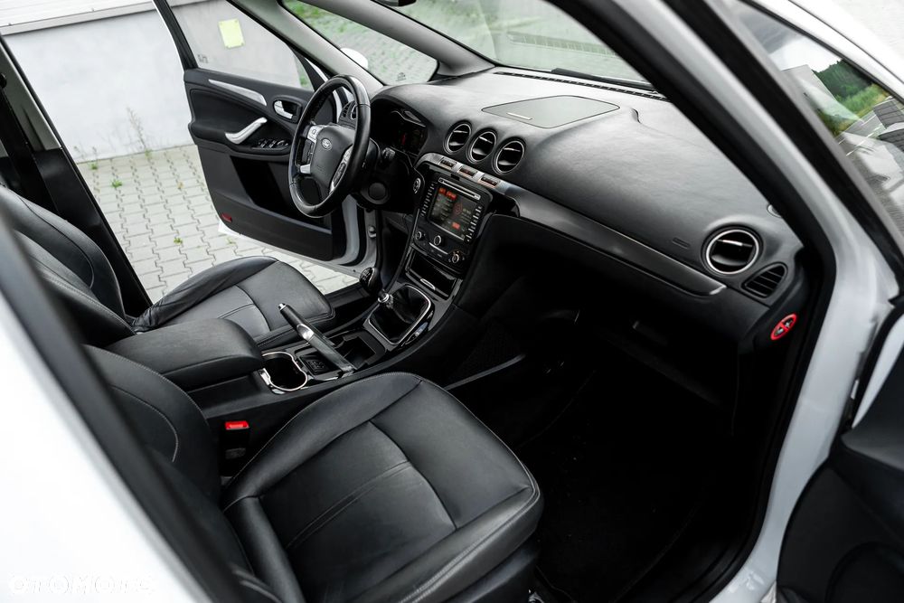 Ford S-Max - 26