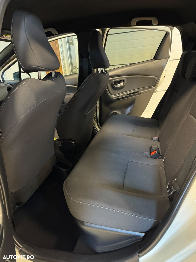 Toyota Yaris 1.5 VVT-i HSD Bi-Tone R&B - 20