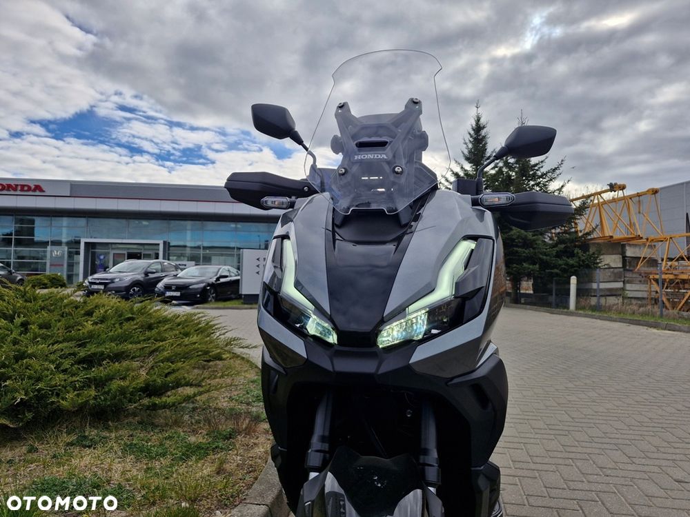 Honda ADV350 - 7