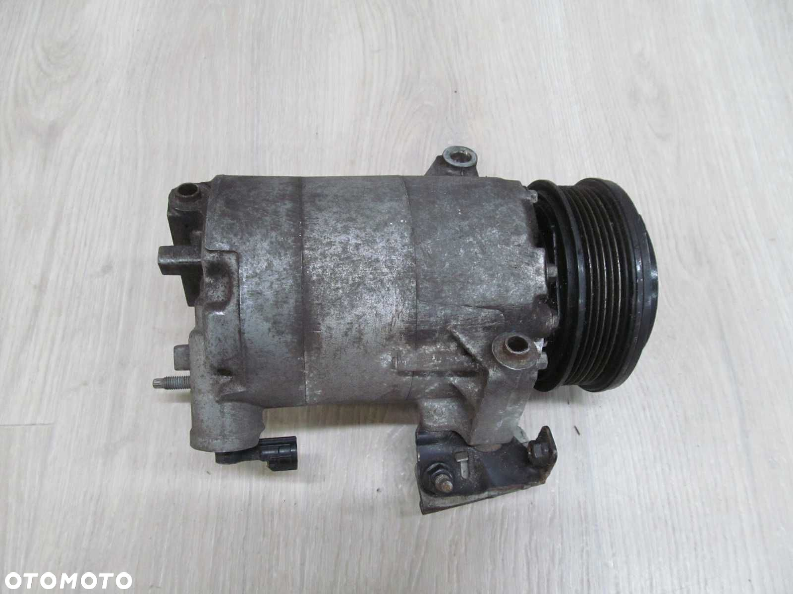 FORD FIESTA MK7 1.0 ECOBOOST SPREZARKA KLIMATYZACJI C1B1-19D629-AH - 3