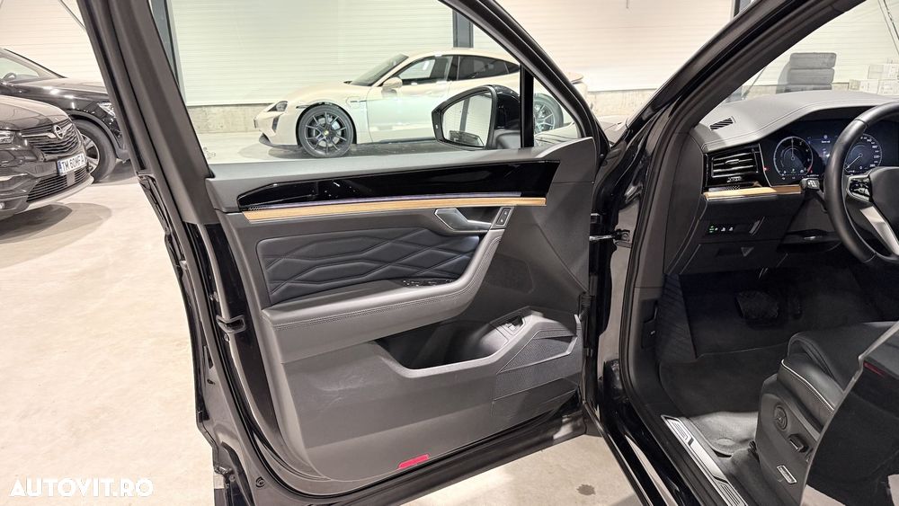 Volkswagen Touareg 3.0 V6 e-Hybrid 4Motion Aut. Atmosphere - 37