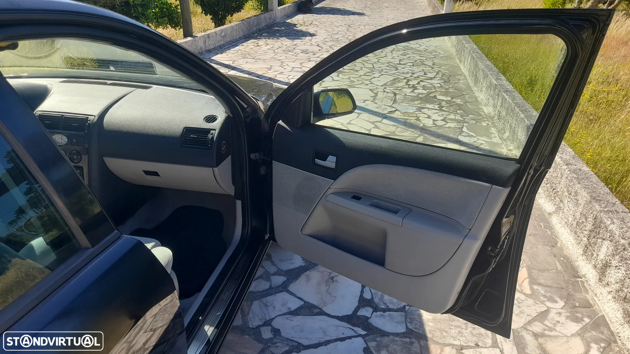 Ford Mondeo SW 2.0 TDdi Ghia - 35