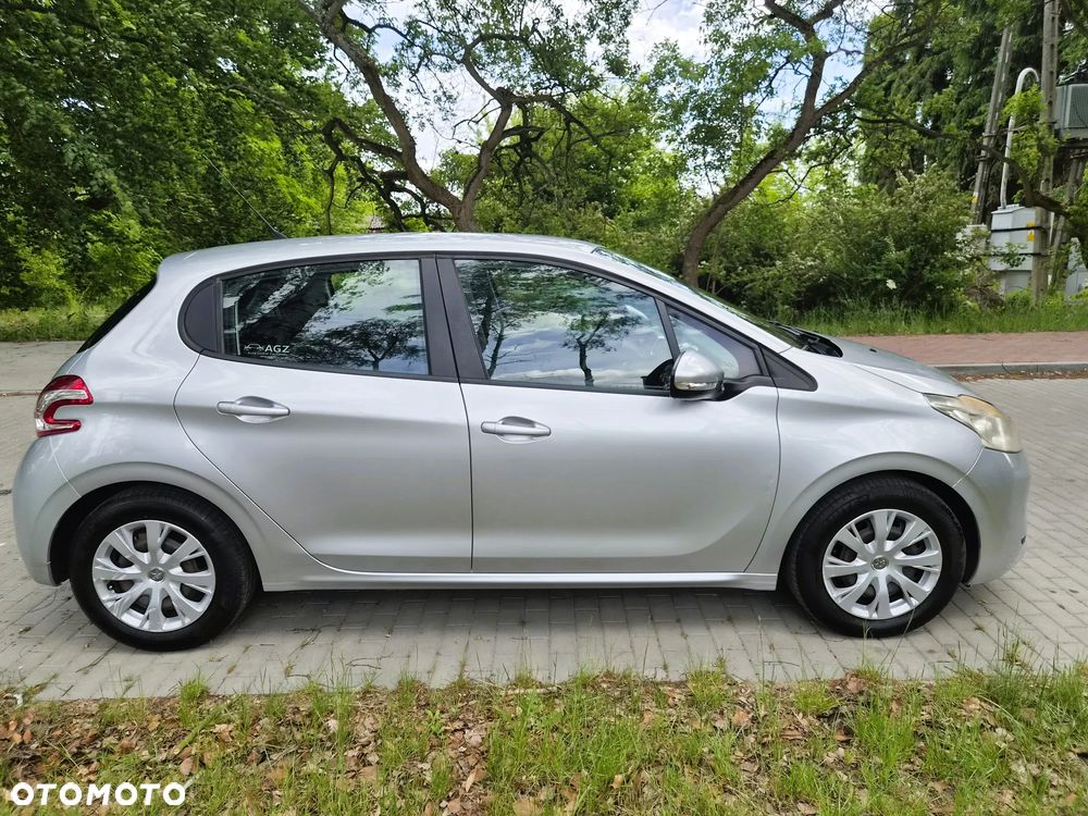 Peugeot 208 - 38