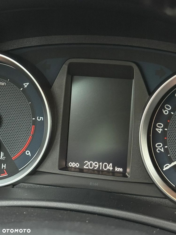 Toyota Auris 2.0 D-4D Premium Comfort - 18