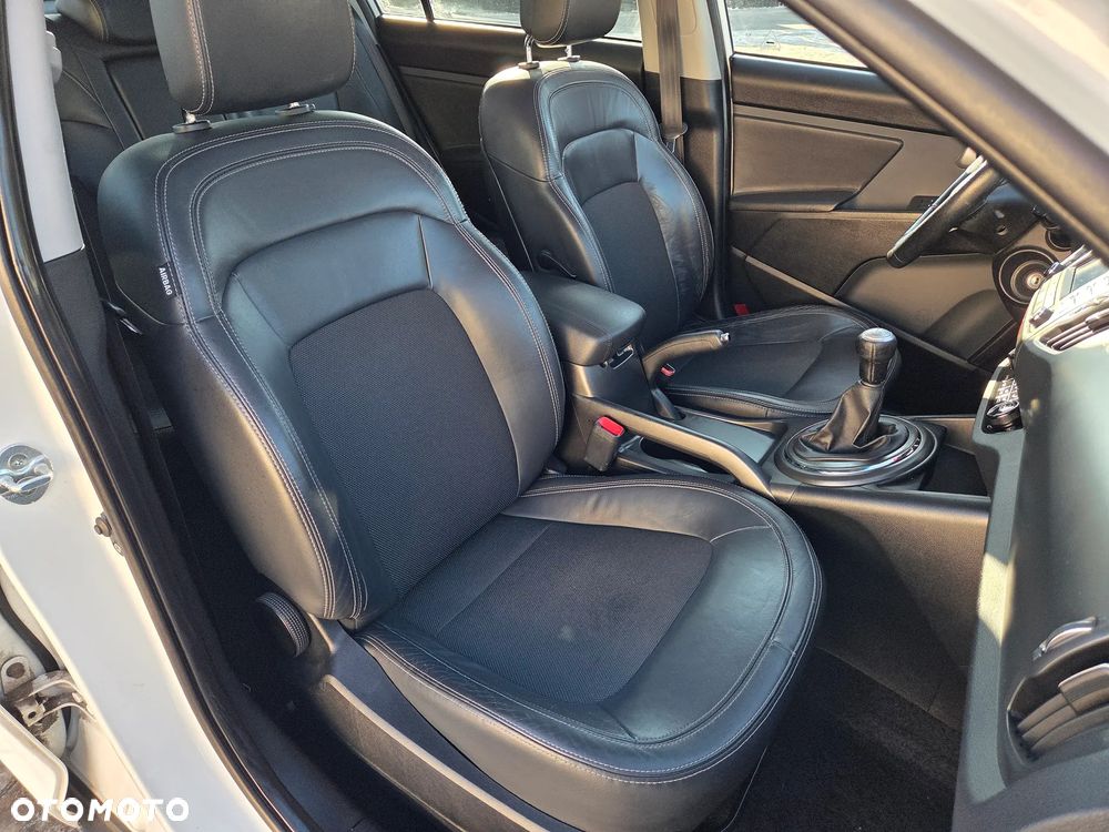 Kia Sportage 2.0 L - 10