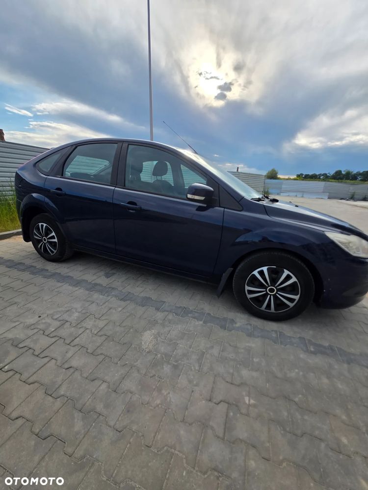 Ford Focus 1.6 Ambiente - 4