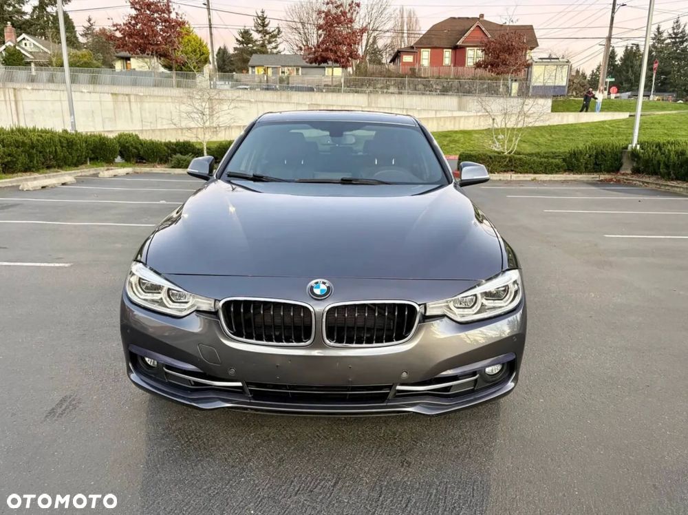 BMW Seria 3 330i xDrive - 3