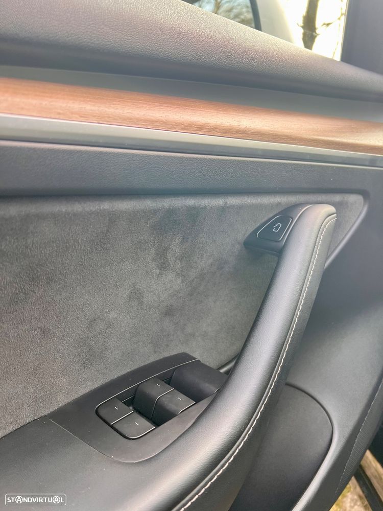 Tesla Model 3 Long Range AWD Dual Motor - 23