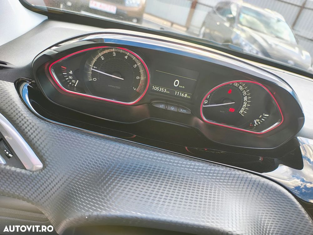 Peugeot 2008 PureTech 110 Stop&Start GT-Line Edition - 9