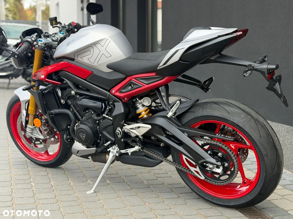 Triumph Street Triple - 17