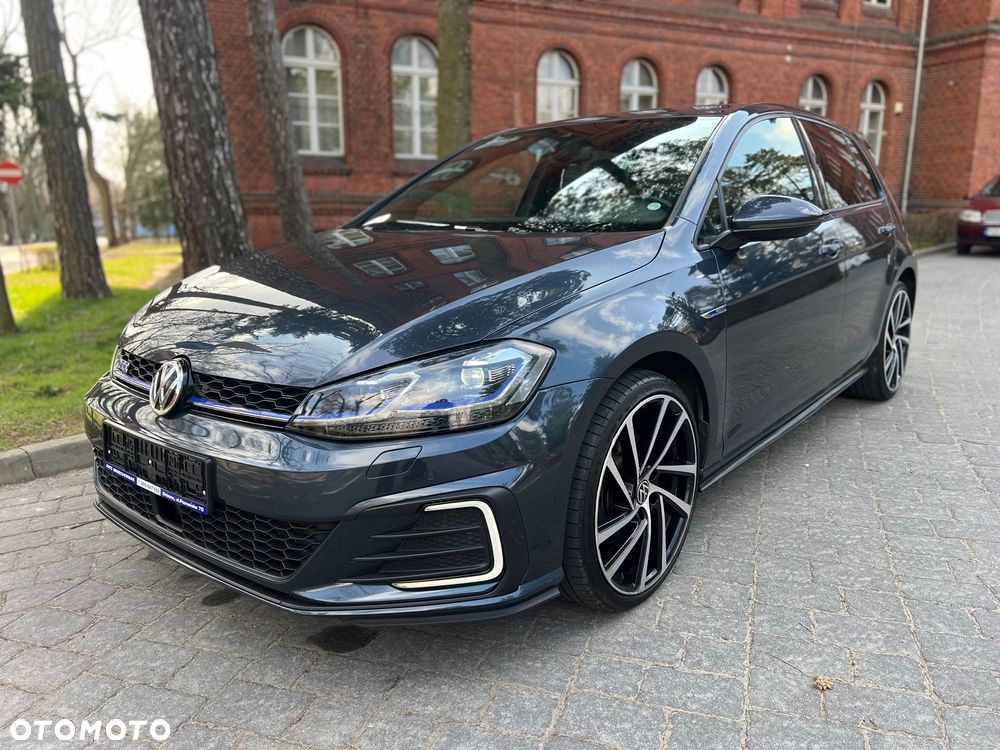 Volkswagen Golf 1.4 GTE Plug-In-Hybrid DSG - 4