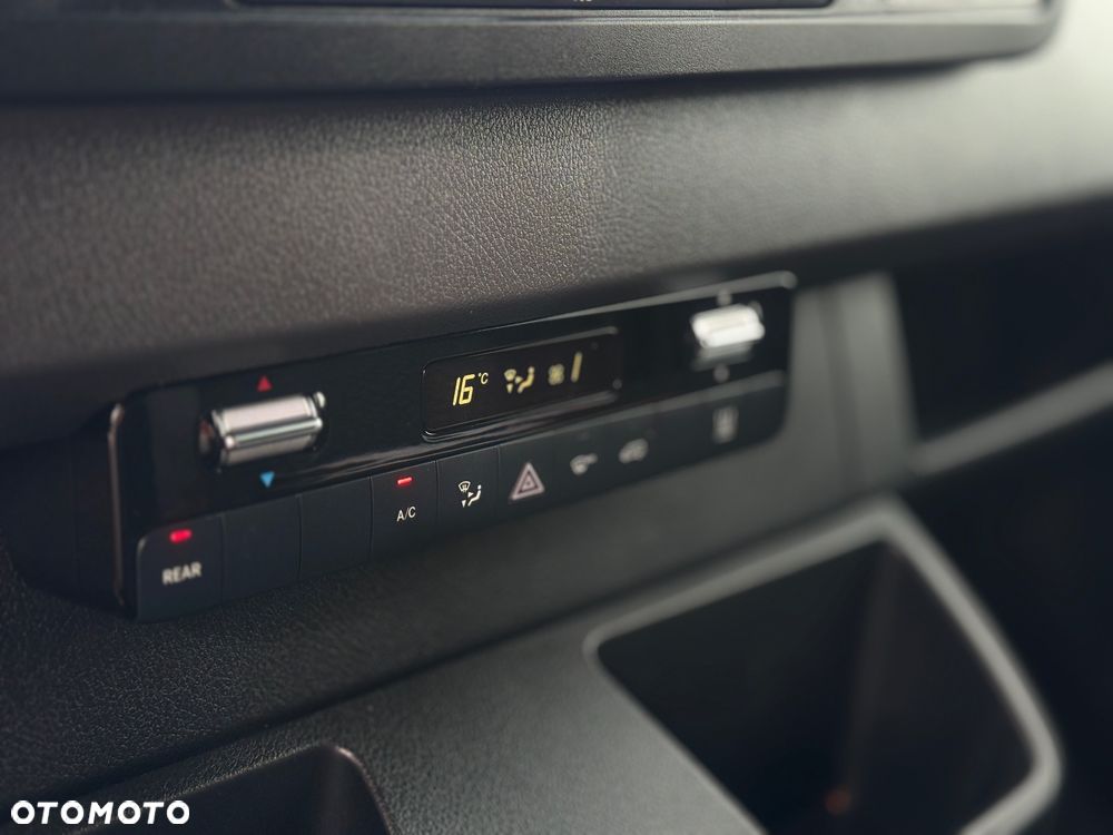 Mercedes-Benz Sprinter - 19