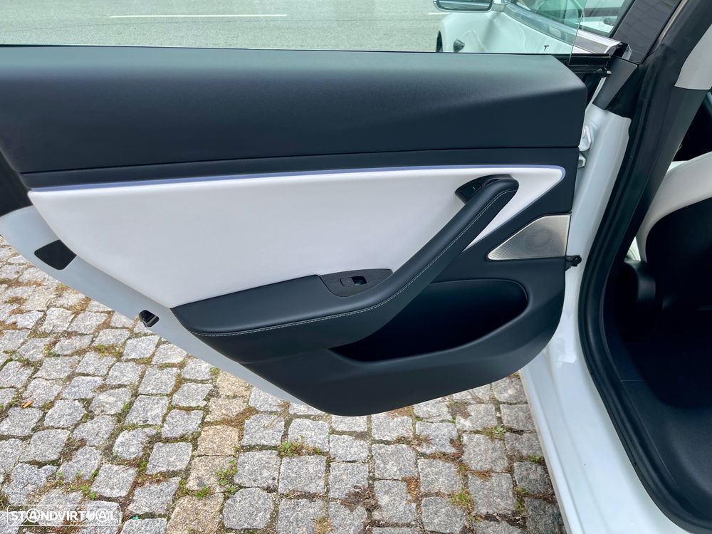 Tesla Model 3 Long Range AWD Dual Motor - 26