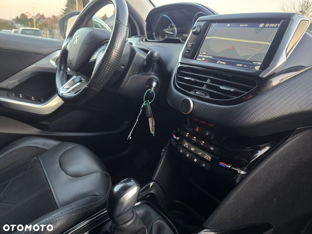 Peugeot 2008 1.2 Pure Tech Crossway S&S - 29
