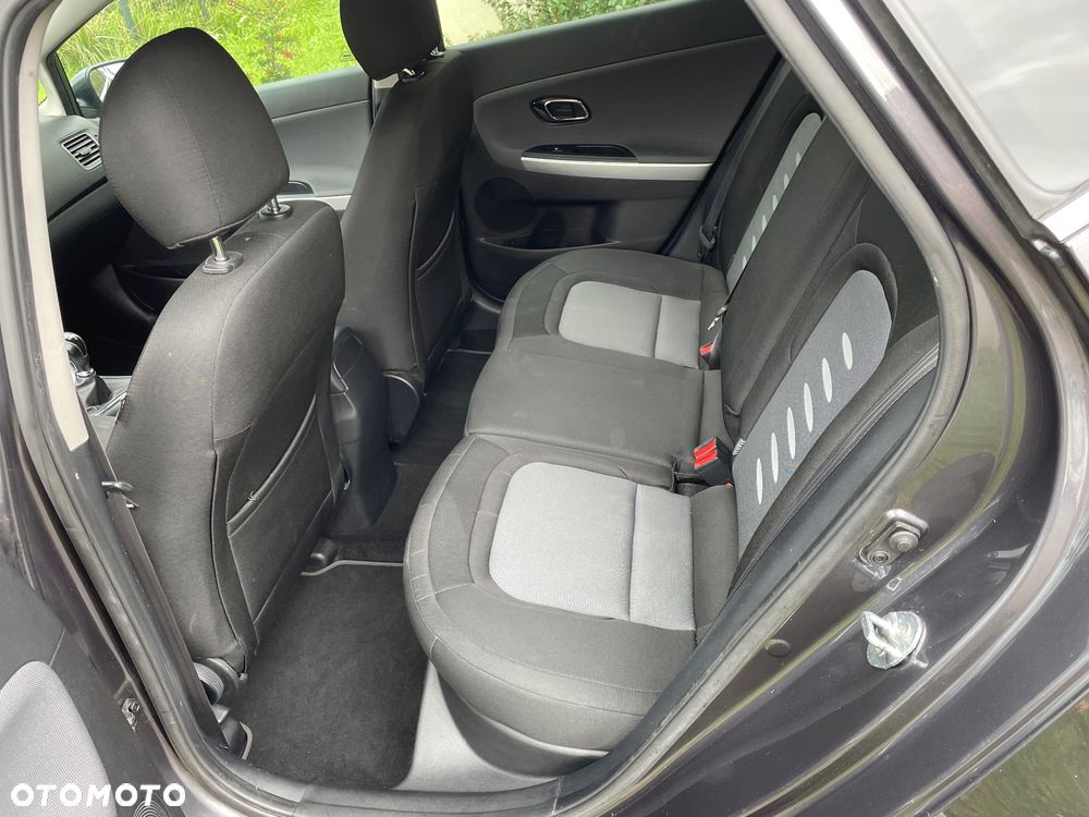 Kia Ceed 1.6 GDI Dream Team Edition - 12