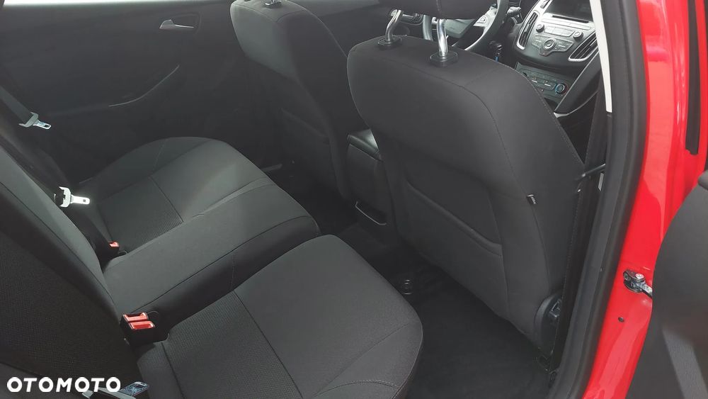 Ford Focus 1.6 Trend - 25