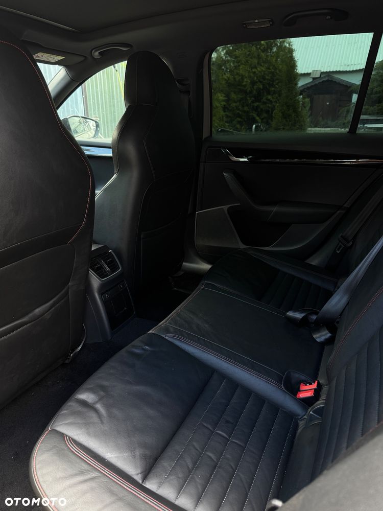 Skoda Octavia 2.0 TSI RS 230 - 35