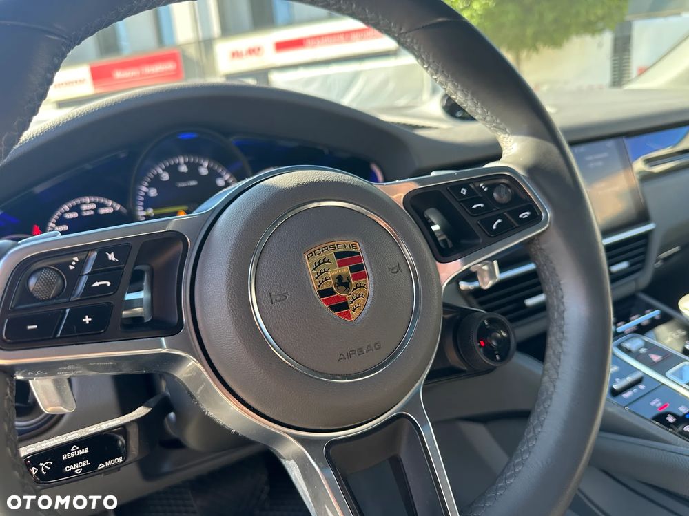 Porsche Cayenne - 13