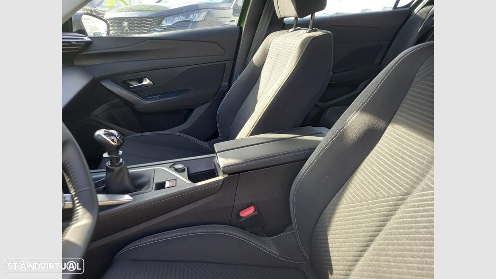 Peugeot 308 1.2 PureTech Active Pack - 17