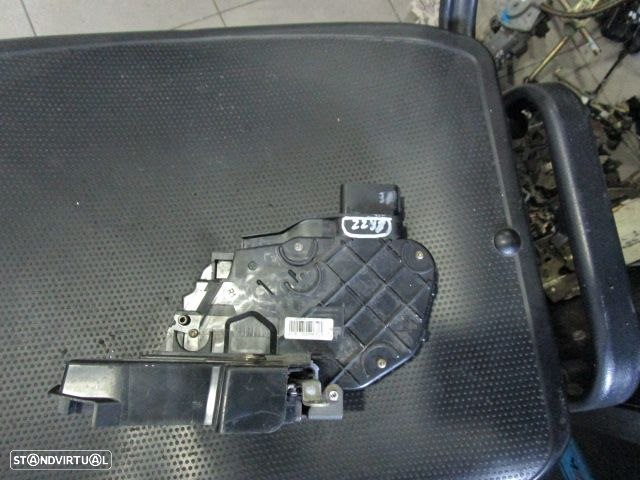 Fecho 3M5AR21812MR FORD FOCUS 2006 FD ELETRICO - 3
