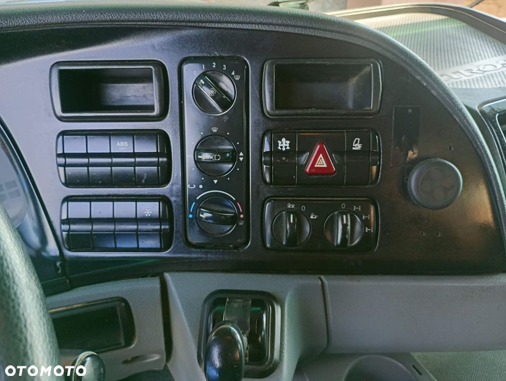 Mercedes-Benz Actros - 21