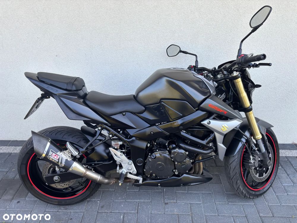 Suzuki GSR - 10
