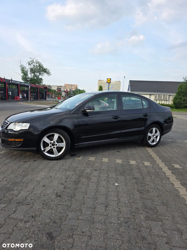 Volkswagen Passat - 20