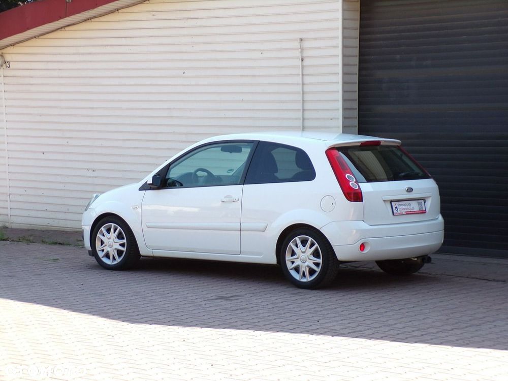 Ford Fiesta - 15