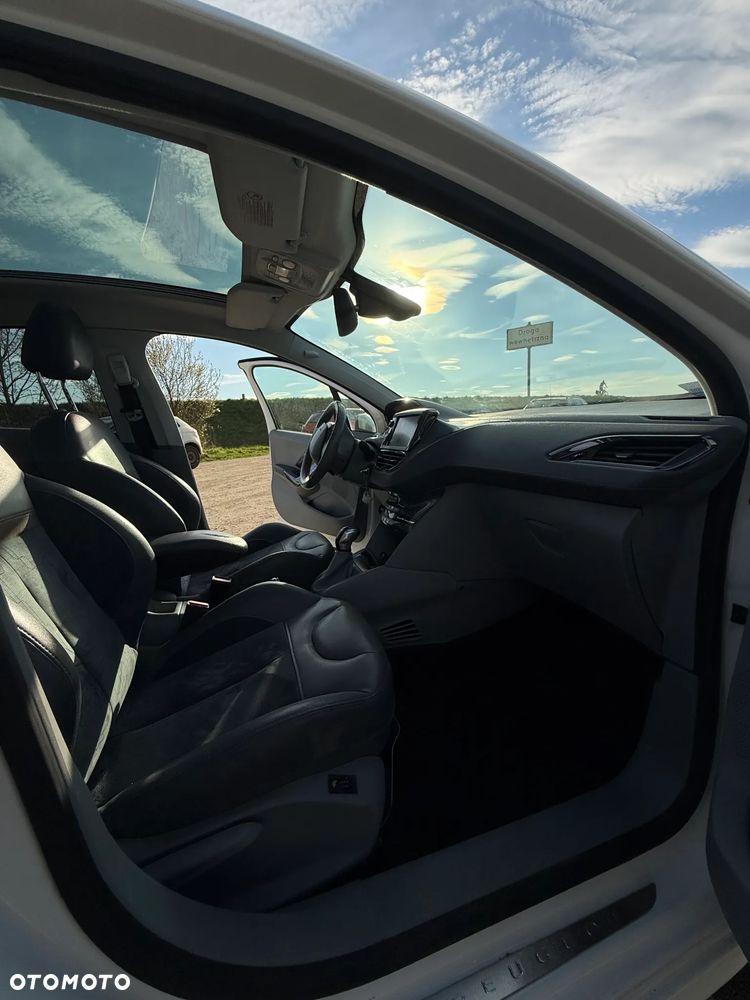 Peugeot 208 1.4 VTi Allure - 11