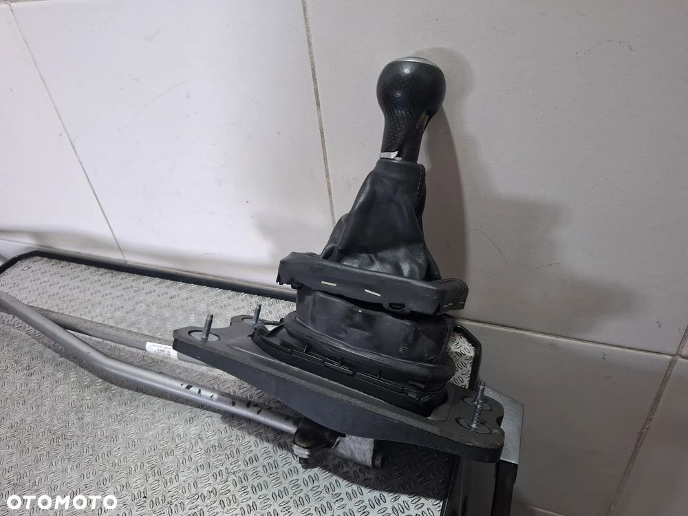 Wybierak biegów lewarek Audi A4 B8 lift nr 8K0711025R rok 2013 - 5