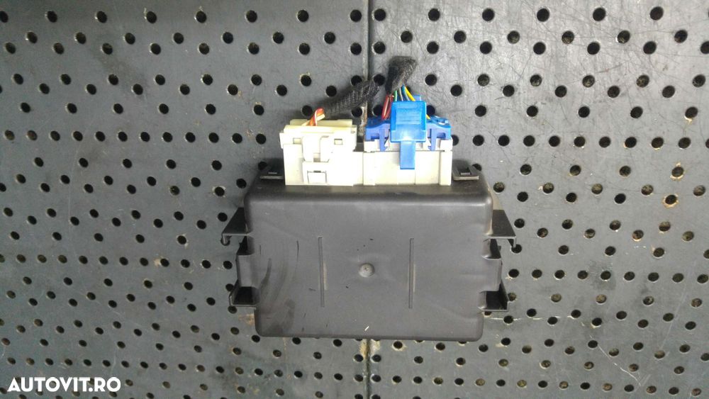 Modul control bcm chevrolet captiva c100 c140 25843242 28096488 - 3
