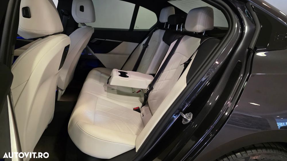 BMW i5 eDrive40 - 9