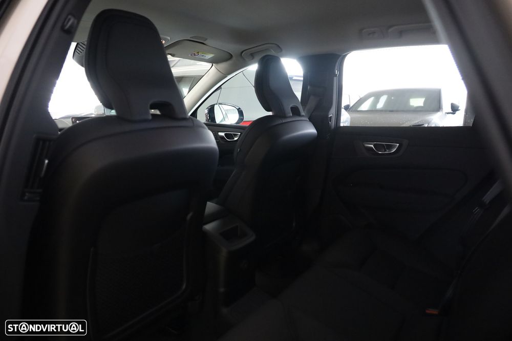 Volvo XC 60 2.0 T6 PHEV Plus Dark AWD - 14