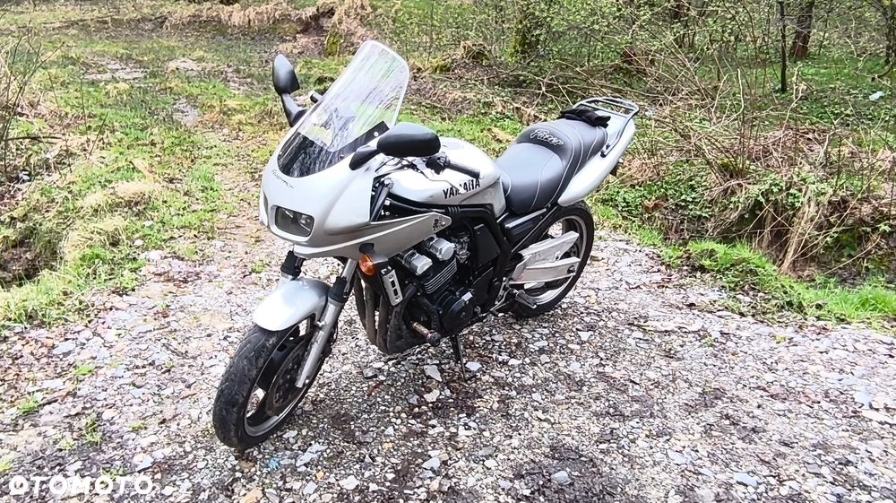 Yamaha FZS - 4