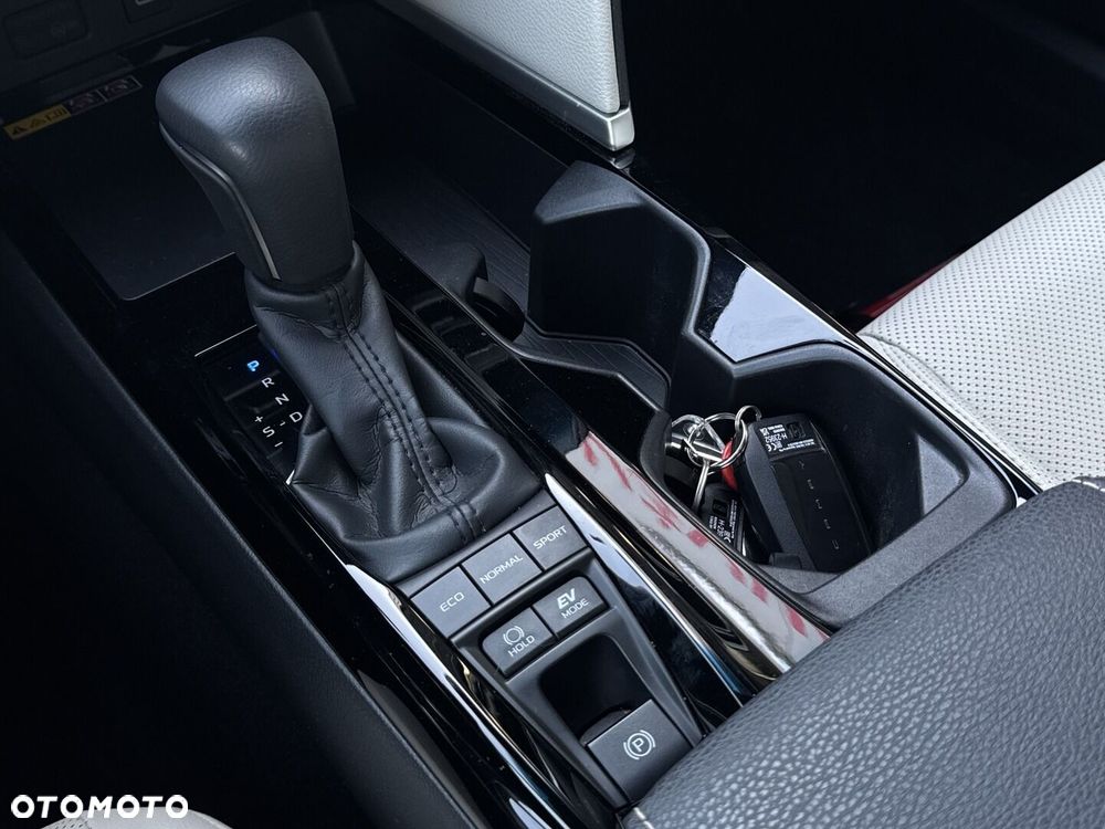 Toyota Camry - 27