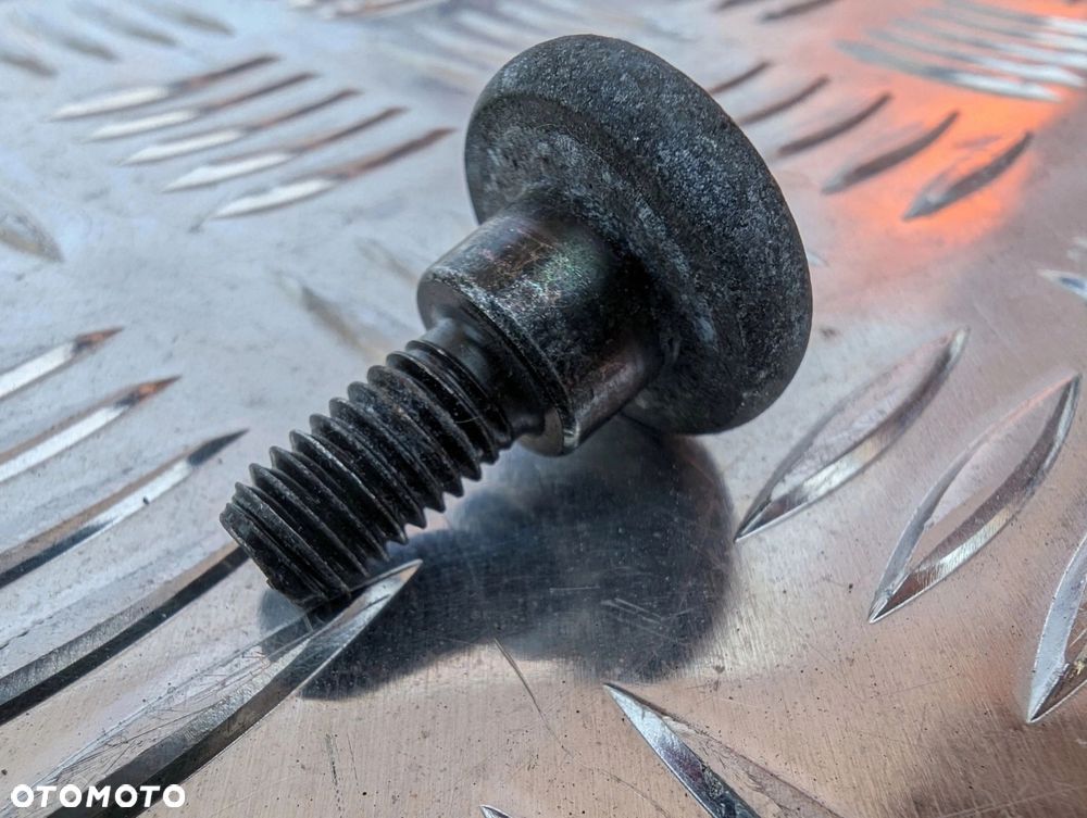 SCANIA ŚRUBY ŚRUBA BLENDY PRZECIWSŁONECZNEJ - 3