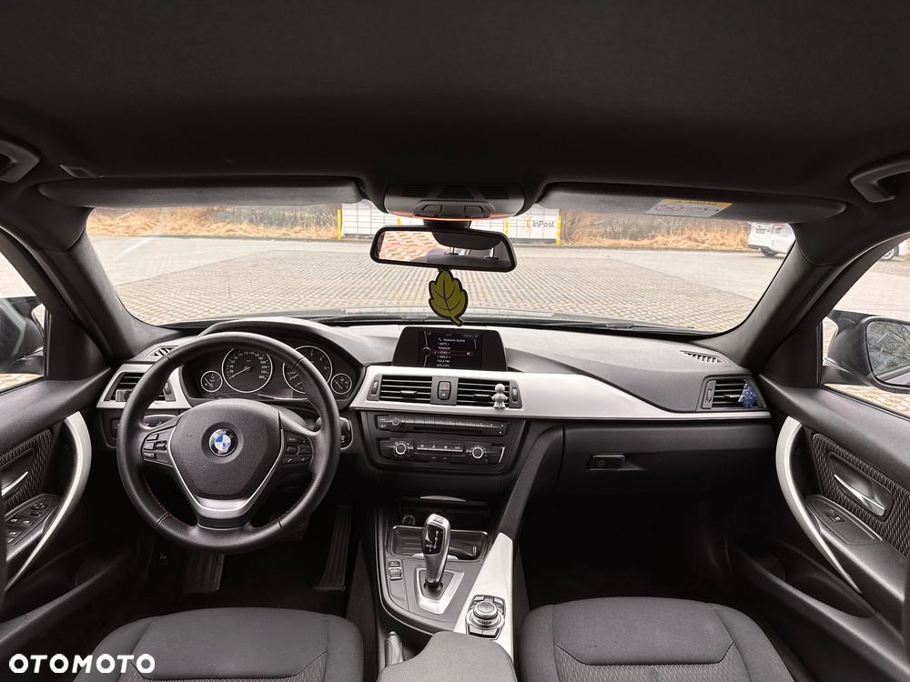 BMW Seria 3 318d Sport Line - 13