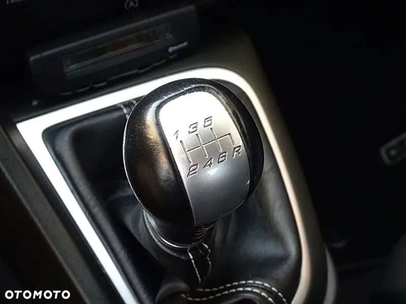 Honda Civic 1.4 i-VTEC Comfort Black Edition - 35