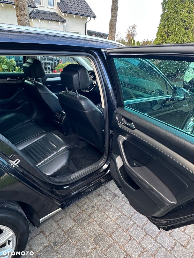 Volkswagen Passat 2.0 TDI SCR 4Mot DSG Highline - 32
