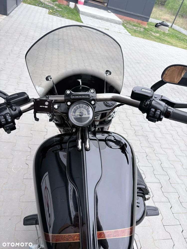 Harley-Davidson Softail Breakout - 20