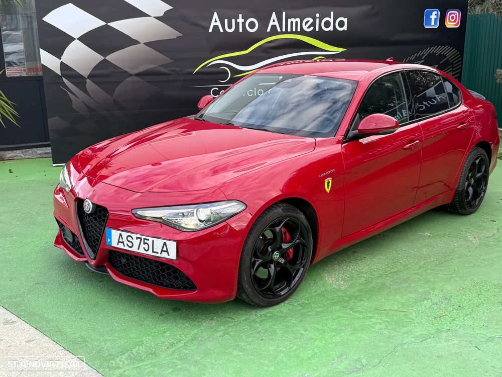 Alfa Romeo Giulia 2.0 Turbo 16V AT8-Q4 Veloce - 2