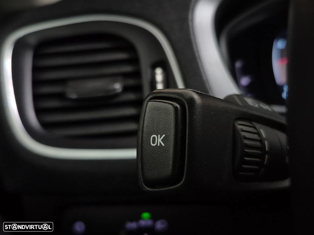 Volvo V40 Cross Country 1.6 D2 Momentum Powershift - 24