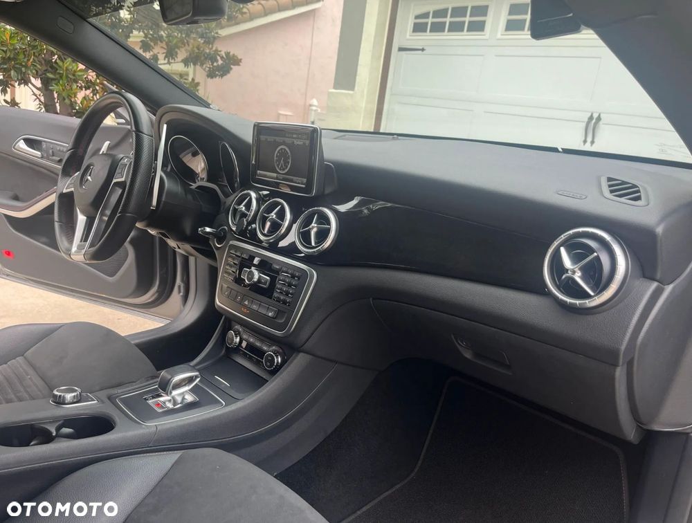 Mercedes-Benz CLA 45 AMG 4Matic 7G-DCT Edition 1 - 28