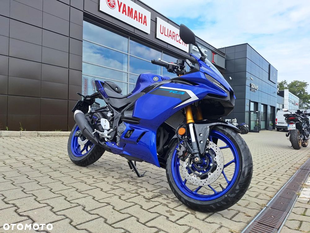 Yamaha R3 - 1