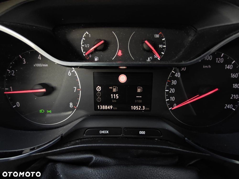 Opel Crossland X - 36