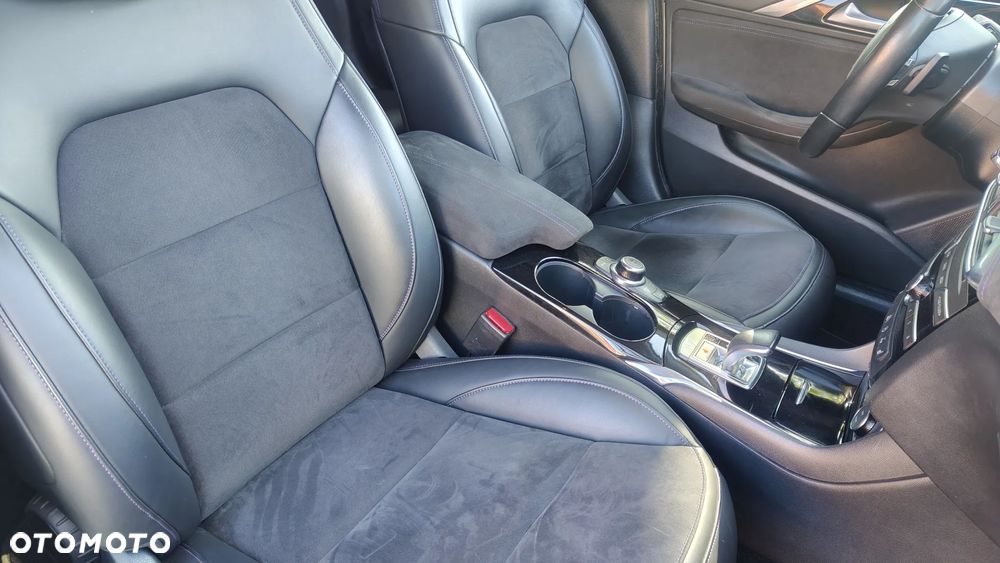 Infiniti Q30 1.5d DCT Premium City Black - 26
